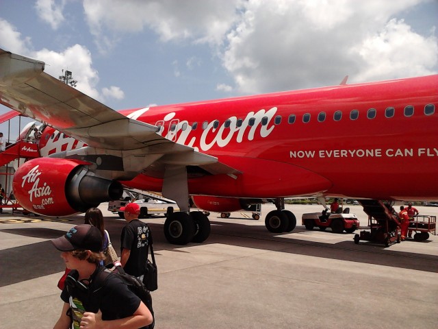 Confortabilul avion low cost al companiei Air Asia