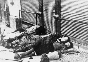 Fotografie document: evrei ucişi în timpul pogromului de la Iaşi, iunie 1941