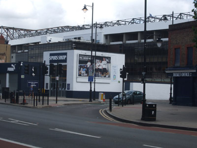 Stadionul Tottenham Hotspur FC e pustiu, meciul cu Everton a fost amânat din motive de securitate