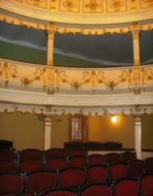 Teatrul Vechi Mihai Eminescu din Oraviţa - interior