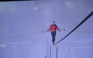 Nik Wallenda în timpul călătoriei sale